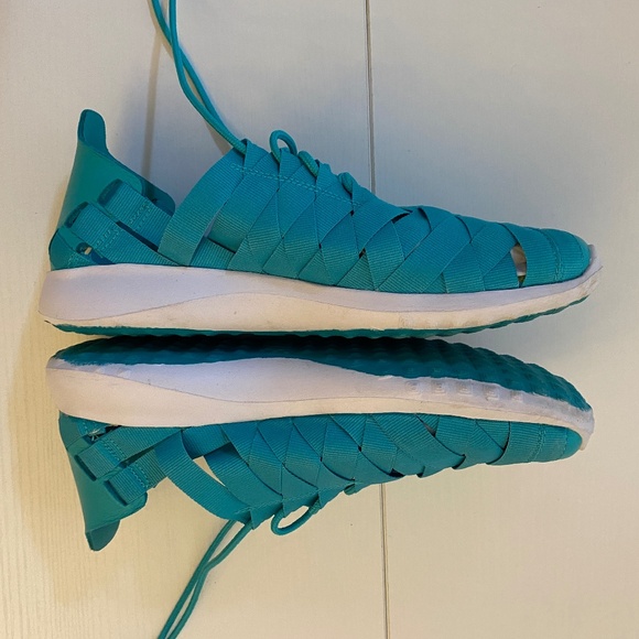 Nike Juvenate Woven Sneakers in Jade Size 9 - Picture 12 of 13